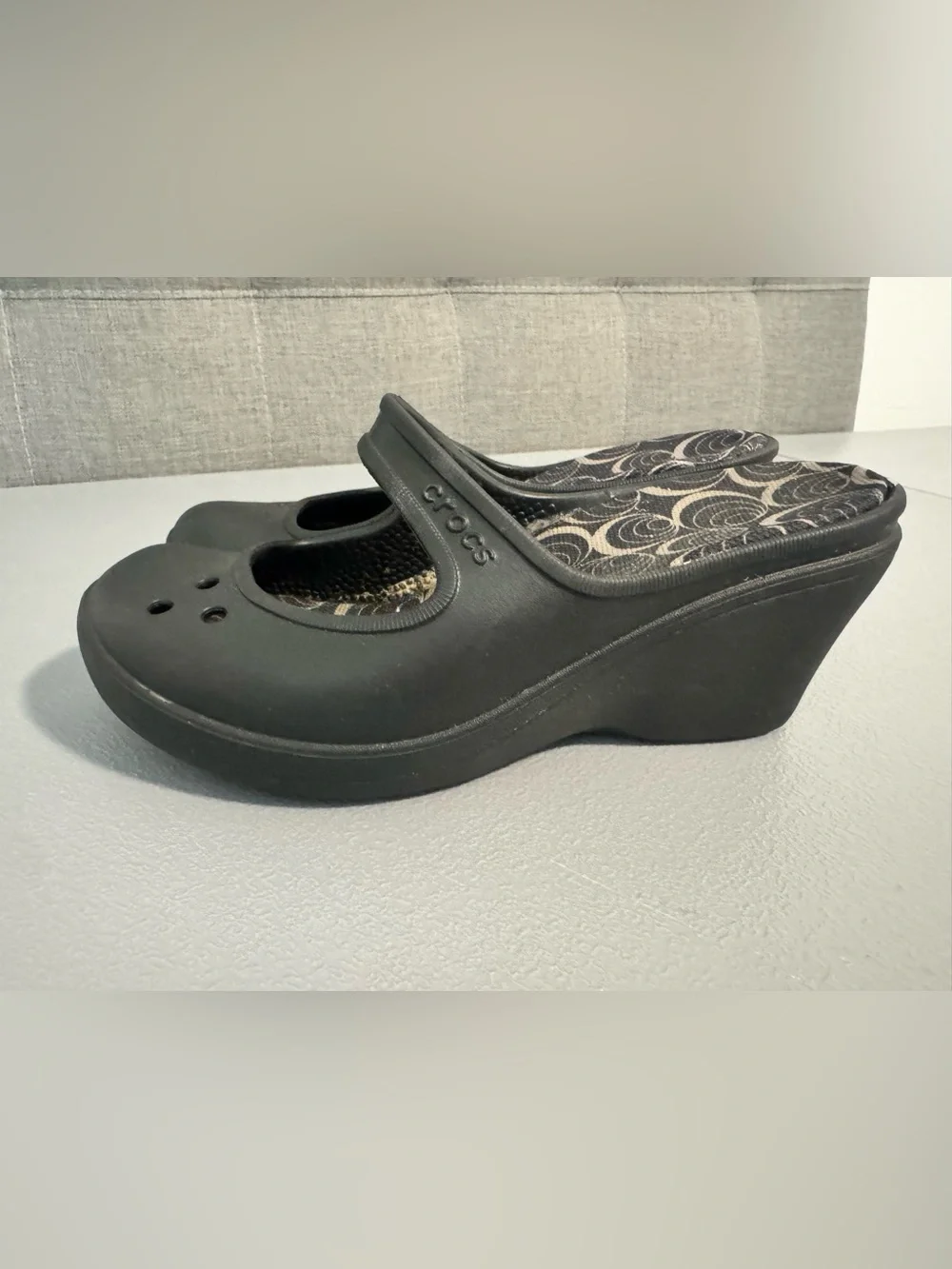 CROCS Women’s Black Mary Jane Wedge Clogs Sandals 7